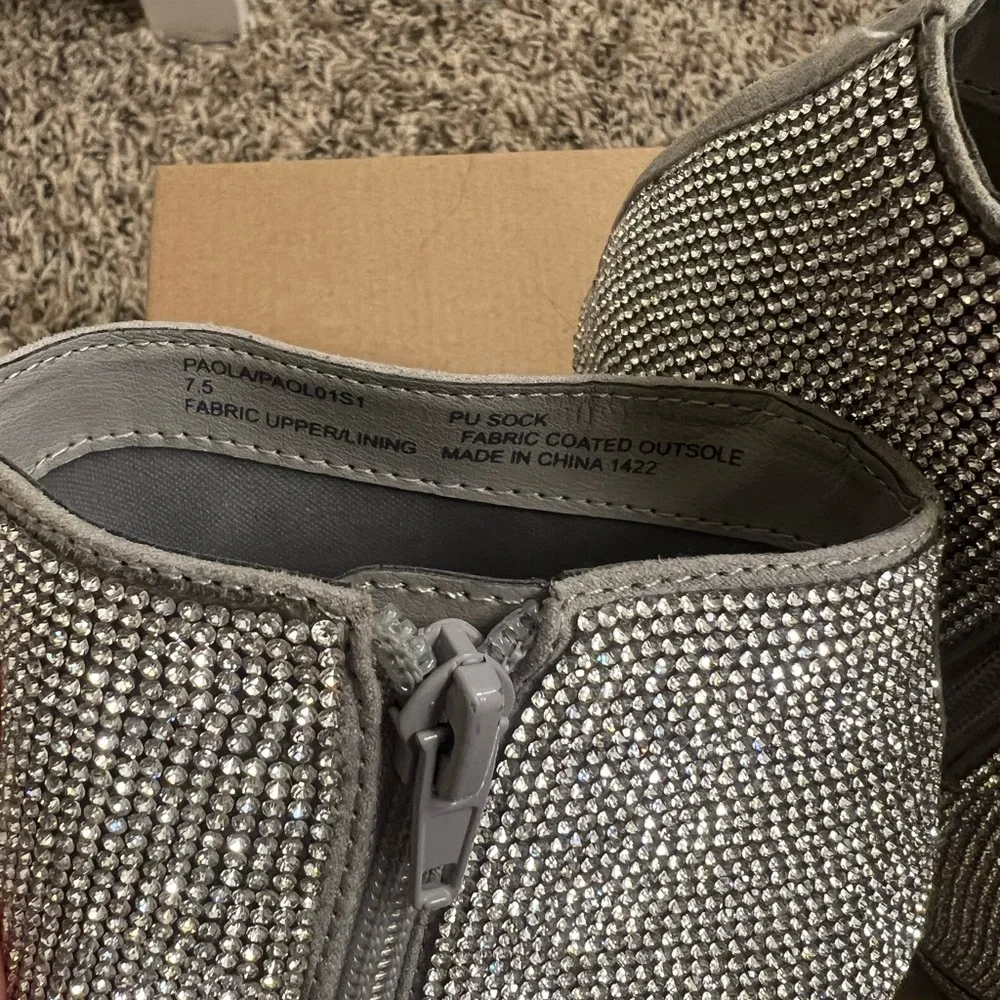 Steve Madden brand new